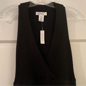New with Tags!  White House Black Market ribbed V-Neck top Size Large